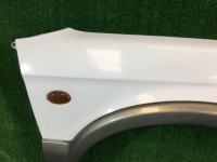 Guarda-lamas dianteiro direito SUBARU LANCASTER OEM 57120AE021, 91111AE000MF BHE BH9 1999 white / grey 8K2