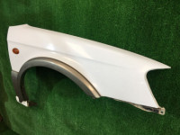 Guarda-lamas dianteiro direito SUBARU LANCASTER OEM 57120AE021, 91111AE000MF BHE BH9 1999 white / grey 8K2