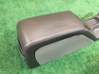 Porta-luvas e apoio de braço кожа SUBARU LANCASTER OEM 92111AE030AD, 66150AE020DG, 92132AE000DG BH9 BHE BH5 1998 beige 8L5