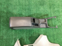 Porta-luvas e apoio de braço кожа SUBARU LANCASTER OEM 92111AE030AD, 66150AE020DG, 92132AE000DG BH9 BHE BH5 1998 beige 8L5