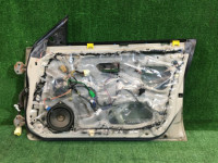 右前门 SUBARU LANCASTER OEM 60009AE040 BH9 BHE 1998 beige 8L5