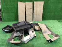 แผงบุห้องเก็บของท้าย 94047AE020AD, 94047AE030AD, 95066AE030GG, 95066AE020GG SUBARU LANCASTER