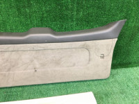 Обшивка пятой двери SUBARU LANCASTER OEM 94320AE010AD, BH9 BHE BH5 1998 beige 8L5