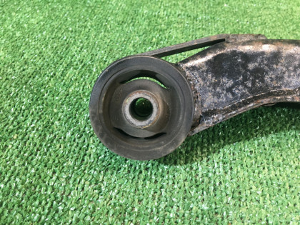 デフマウント SUBARU LANCASTER OEM 41310AE020 BHE BH9 BH5 2000 EZ30