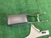Porta-luvas e apoio de braço кожа SUBARU LANCASTER OEM 92111AE030AD BHE BH9 BH5 2000 white 07C