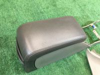 Porta-luvas e apoio de braço кожа SUBARU LANCASTER OEM 92111AE030AD BHE BH9 BH5 2000 white 07C