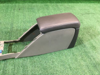 Porta-luvas e apoio de braço кожа SUBARU LANCASTER OEM 92111AE030AD BHE BH9 BH5 2000 white 07C