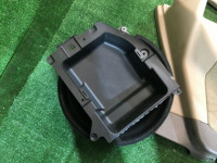 Обшивка багажника SUBARU LANCASTER OEM 94072AE000AD, 94072AE010AD, 94015AE020GF, 95066AE020GG, 95066AE030GG BHE BH9 BH5 2000 white 07C