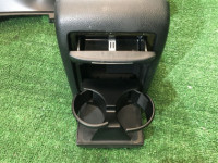 Porta-luvas e apoio de braço SUBARU OUTBACK OEM 92111AG200JC BPE BP9 BP5 2005 gold 39J