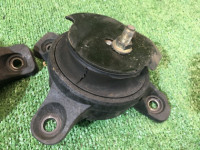 发动机支座 SUBARU OUTBACK OEM 41022AG021, 41022AG031 BLE BPE 2005 EZ30