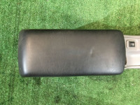 手套箱与扶手 высокий SUBARU FORESTER OEM 92060FC020ND SF5 SF9 2000 black 47A