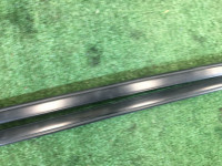 フロントガラスモール SUBARU FORESTER OEM 91013FC000, 91013FC000 SF5 SF9 2000 black 47A
