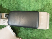 Glovebox and armrest высокий SUBARU FORESTER OEM 92173SA000ND, 92113FE100ND, 92114SA040ND, 92136FE000ND SG5 SG9 SG 2005 48W