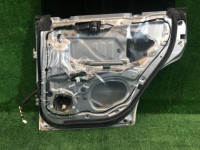 右后门 SUBARU FORESTER OEM 60409SA0029P SG5 SG9 2005 48W