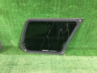 Стекло багажника левое SUBARU FORESTER OEM 65209SA300 SG5 SG9 2005