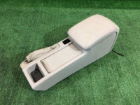 ช่องเก็บของและที่วางแขน SUBARU LEGACY OEM 92111AG060WA BLE BPE 2004 grey 45A