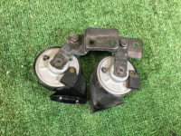 Horns SUBARU LEGACY OEM 86012AG030, 86012AG020 BLE BPE BP5 BL5 2004 EZ30