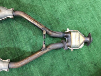 ท่อร่วมไอเสีย Штаны SUBARU LEGACY OEM 44620AA180, 44620AA170 BLE 2004 EZ30