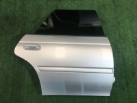 Porta traseira direita SUBARU LEGACY OEM 61400AC300 BG5 BG9 1997 Silver 406