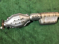 ท่อไอเสียท่อนกลาง SUBARU LEGACY OEM 44200AC000 BG5 BD5 1997 EJ20H