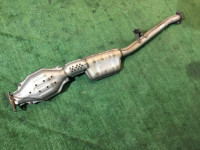 ท่อไอเสียท่อนกลาง SUBARU LEGACY OEM 44200AC000 BG5 BD5 1997 EJ20H