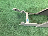 Porta-luvas e apoio de braço SUBARU LANCASTER OEM 92111AE010AD BH9 2000 Silver 9G9