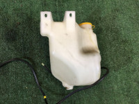 Бачок омывателя SUBARU LANCASTER OEM 86610AE010 BHE BH9 BH5 2000 EJ254