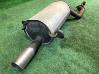 Silencioso trasero SUBARU LANCASTER OEM 44300AE120 BH9 2000 EJ254