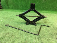 Jack SUBARU LANCASTER OEM 97030AC061 BHE BH9 2000