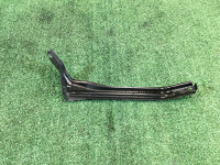 Soporte izquierdo del parachoques delantero 57707AE240 SUBARU LANCASTER