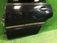 Porta traseira esquerda SUBARU FORESTER OEM 61401FC011 SF5 SF9 1998 Black 47A
