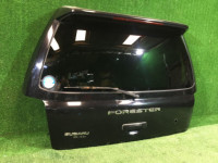 尾门 SUBARU FORESTER OEM 61701FC010, 60203FC020 SF5 SF9 1998 Black 47A