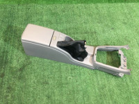 Guantera y reposabrazos 92111SA000ND SUBARU FORESTER