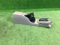 手套箱与扶手 SUBARU FORESTER OEM 92111SA000ND SG5 SG9 SG 2002 silver 01G