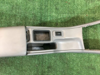 手套箱与扶手 SUBARU FORESTER OEM 92060FC020ND SF5 SF9 SF 2000 white 51E