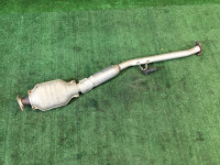 Tramo central del escape 44200FA020 44221AA051 SUBARU FORESTER