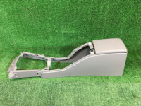 ช่องเก็บของและที่วางแขน 92111SA000ES 92111SA000ND 66150SA100ES SUBARU FORESTER