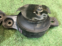 发动机支座 SUBARU LANCASTER OEM 41022AE020 41022AE030 BH9 1998 EJ254