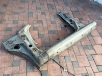 Painel inferior lateral esquerdo SUBARU LANCASTER OEM 51415AE010 51572AE050 BH9 1998 beige 8L5