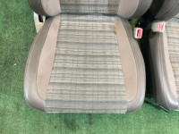 Conjunto de bancos SUBARU LANCASTER OEM 64010AE000ML 64010AE010ML 64221AE000ML 64231AE000ML BH9 1998 beige 8L5