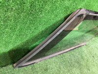 右リアクォーターガラス SUBARU LANCASTER OEM 65210AE000NB BH9 1998
