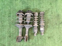 โช้คอัพ 20330AE100 20310AE140 20310AE150 20365AE020 20380AE170 SUBARU LANCASTER