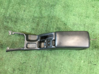 グローブボックス・アームレスト кожа SUBARU LEGACY OEM 92111AE030ML BEE 2002 silver 01G