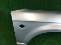 Guarda-lamas dianteiro direito SUBARU LEGACY OEM 57120AE001 BEE 2002 silver 01G