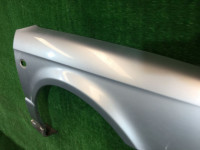 Guarda-lamas dianteiro direito SUBARU LEGACY OEM 57120AE001 BEE 2002 silver 01G