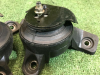 Подушки двигателя пара SUBARU LEGACY OEM 41022AE100 41022AE110 BEE 2002 EZ30
