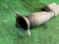 ท่อไอเสียท่อนกลาง SUBARU LEGACY OEM 44200AE080 BEE 2002 EZ30