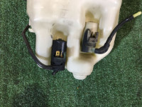 Depósito do lava-vidros SUBARU LEGACY OEM 86610AE010 BE5 2000 EJ206