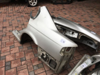 左リアフェンダー SUBARU LEGACY OEM 51410AE011 51410AE012 BE5 2000 Silver 792