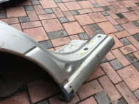 Guarda-lamas traseiro direito дефект SUBARU LEGACY OEM 51410AE001 BE5 2000 Silver 792